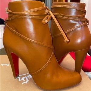 BRAND NEW CHRISTIAN LOUBOUTIN SIT RAIN 100 NAPA SHINE